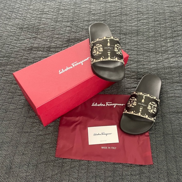 Salvatore Ferragamo Black and Beige Slide Sandals - Picture 2 of 9